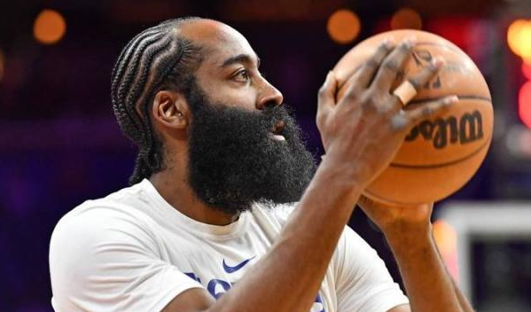 James Harden kommer tilbake for å trene med Philadelphia 76ers og vil ikke spille i kamper med det første